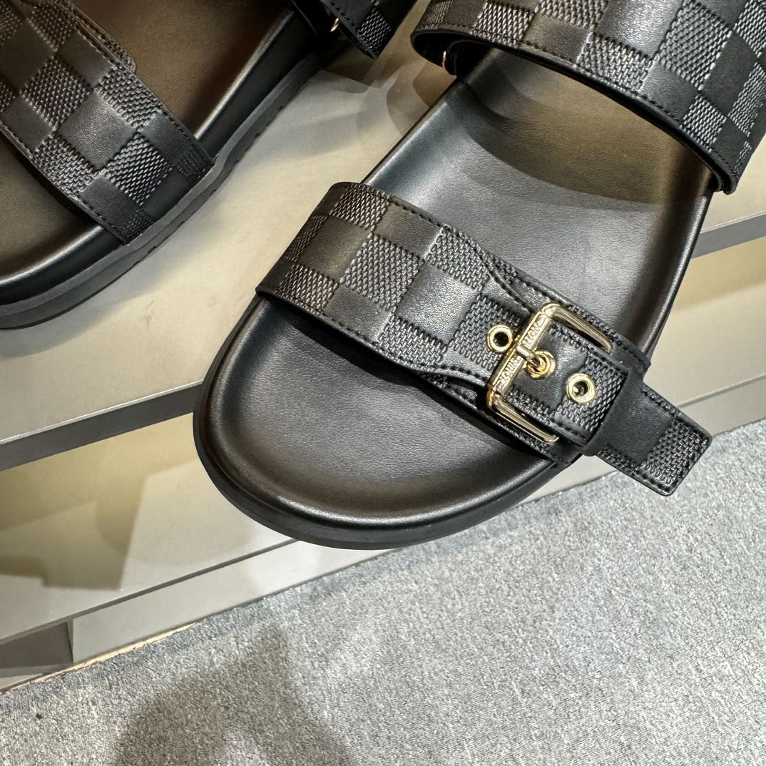 Louis Vuitton Slippers